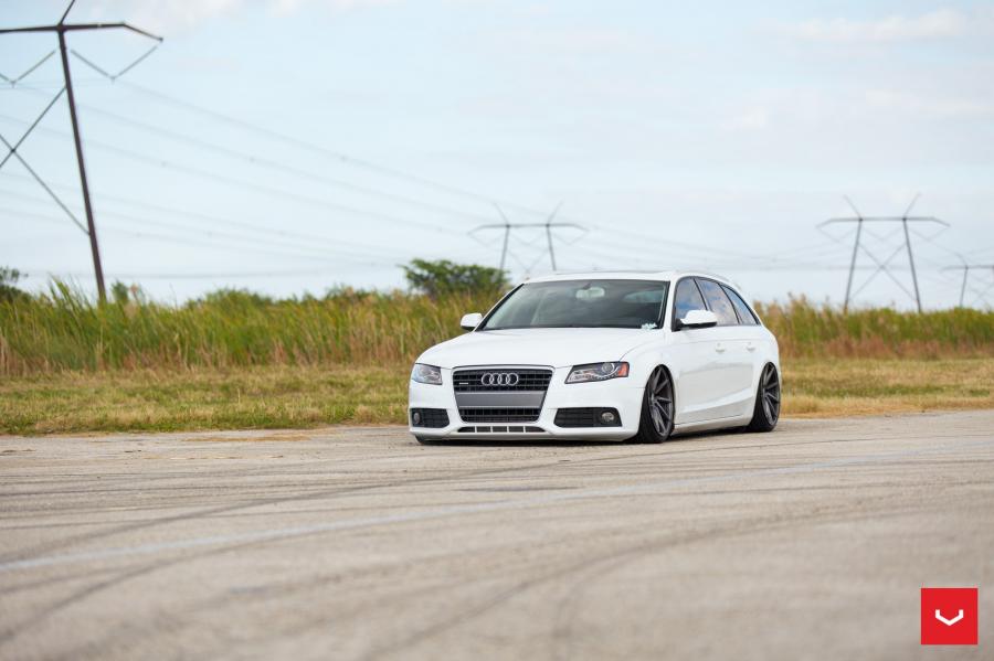  Audi A4 Avant 2.0T on Vossen Wheels (CVT) 2016 года  (фото 3 из 24)